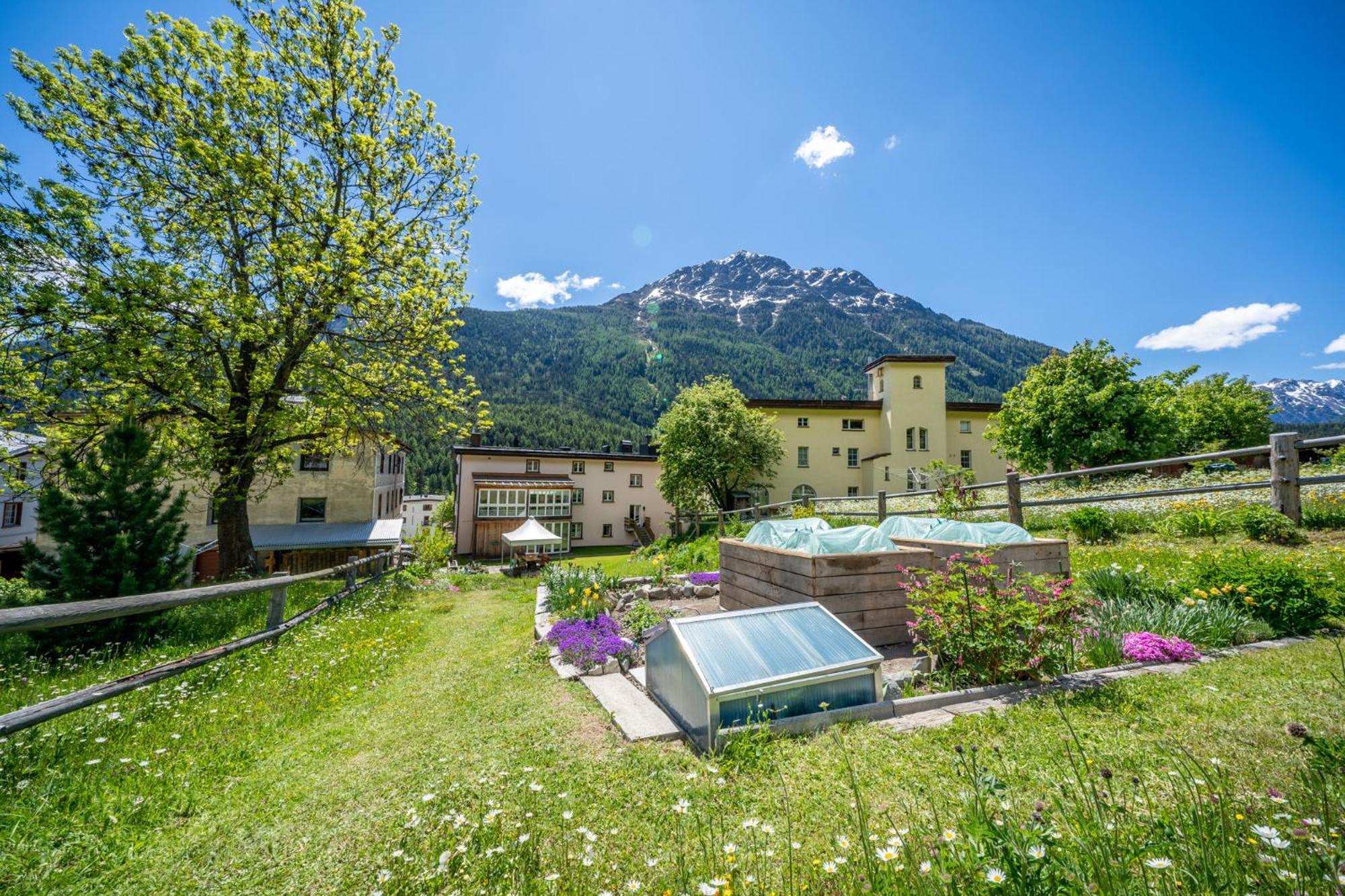 Chasa Plazza Gronda Apartment Lavin Exterior photo